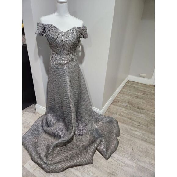 RENE RUIZ Collection Corseted Tulle A-line gown with Cascading Skirt size 2 NWT - Picture 5 of 8